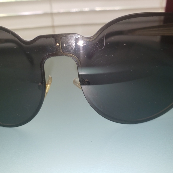 Authentic Versace JJ sunglasses Black & Gold - Picture 5 of 5